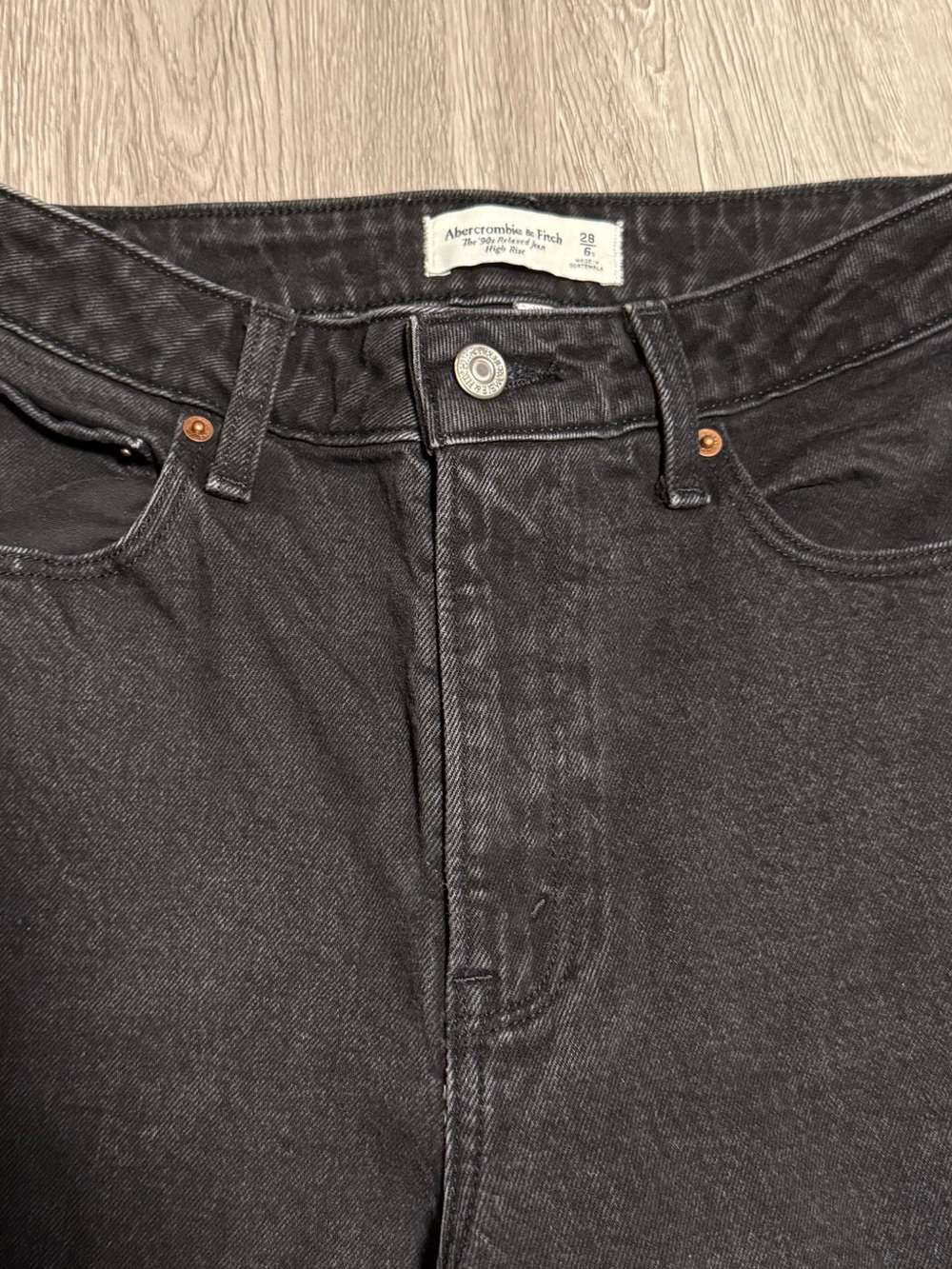 Abercrombie and Fitch High Rise 90s Relaxed Jean in Black - Picture 3 of 11